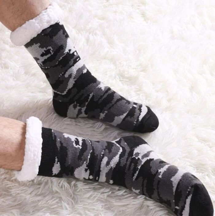 LANLEO Men's Fuzzy Ripple Slipper Socks Super Soft Warm Fleece Lining Knit Non Slip Winter Socks 