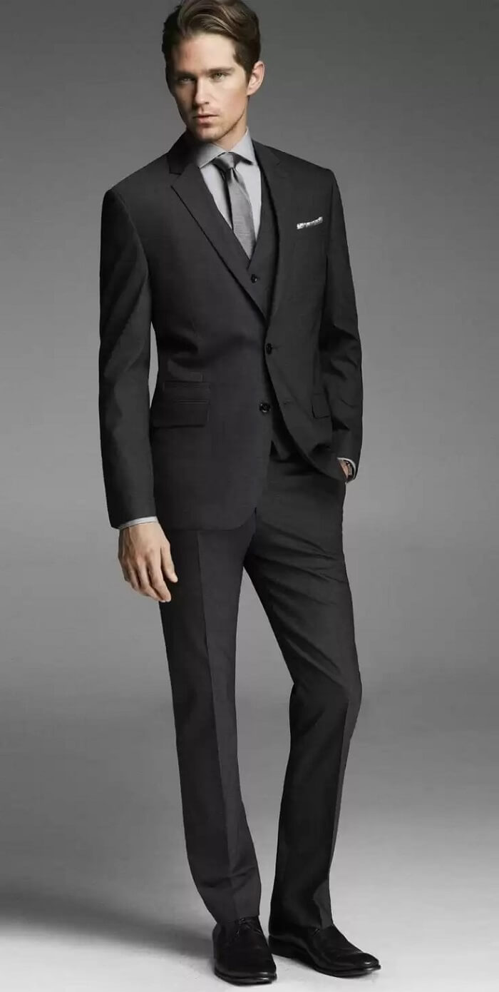 What to Wear to a Funeral in The Summer: Modern Funeral Attire Ideas ...
