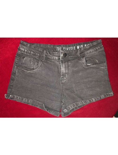 The Classic Mid Rise Womens Size 6 Jean Shorts