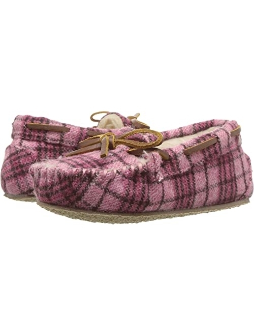 Minnetonka Cassie Slipper (Toddler/Little Kid/Big Kid)