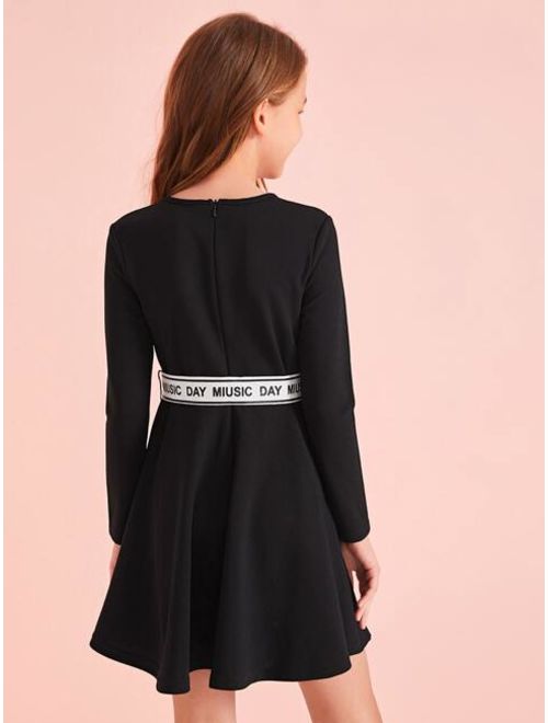 Shein Girls Contrast Slogan Graphic Belted Flare Dress