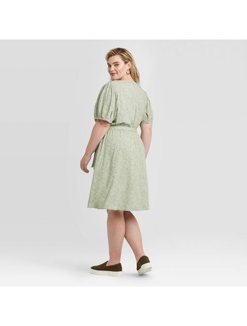 Women's Plus Size Floral Print Short Sleeve V-Neck Button-Front Tie Waist Dress - Universal Thread Green