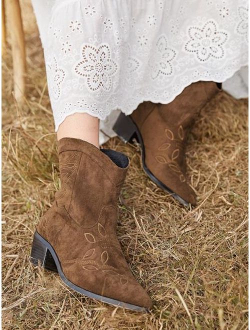 Point Toe Embroidered Pattern Chunky Boots