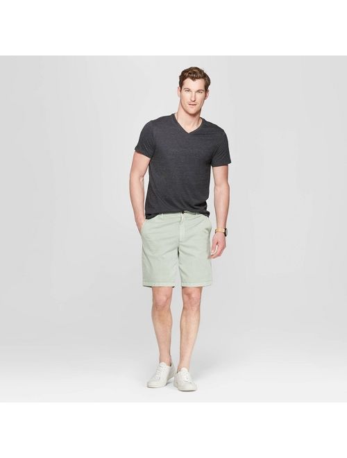 Men's Standard Fit Short Sleeve Lyndale V-Neck T-Shirt - Goodfellow & Co&#153;