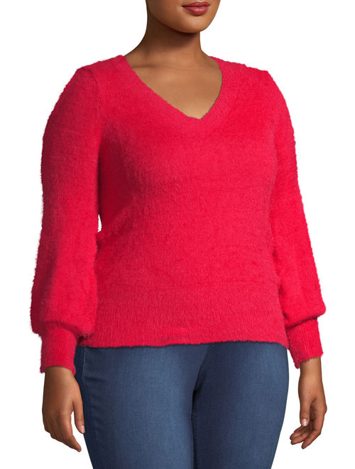 No Boundaries Juniors' Plus Size Super Soft V-Neck Eyelash Sweater