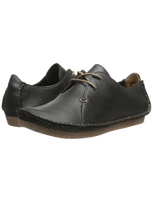 Clarks Women's Janey Mae Oxford