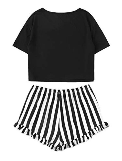 WDIRARA Women's Sleepwear Closed Eyes Print Tee and Shorts Pajama Set