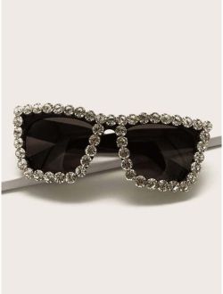 Rhinestone Engraved Frame Sunglasses With Case