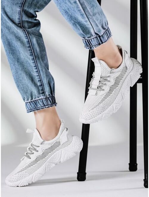 Men Lace-up Front Low Top Sneakers