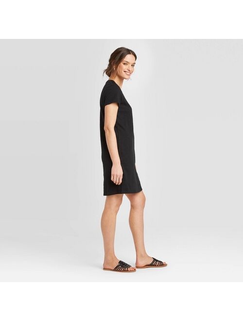 Women's Short Sleeve T-Shirt Dress - Universal Thread