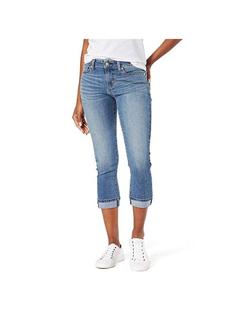 Signature by Levi Strauss & Co. Gold Label Women's Mid-Rise Slim Fit Capris