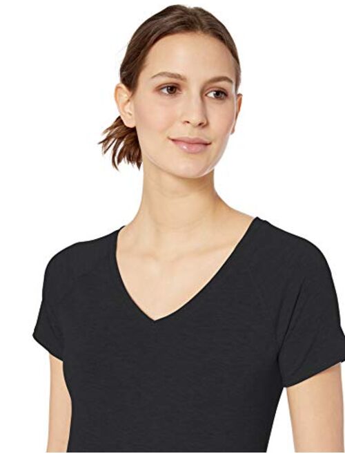 Amazon Essentials Women's Studio Short-Sleeve Lightweight V-Neck T-Shirt