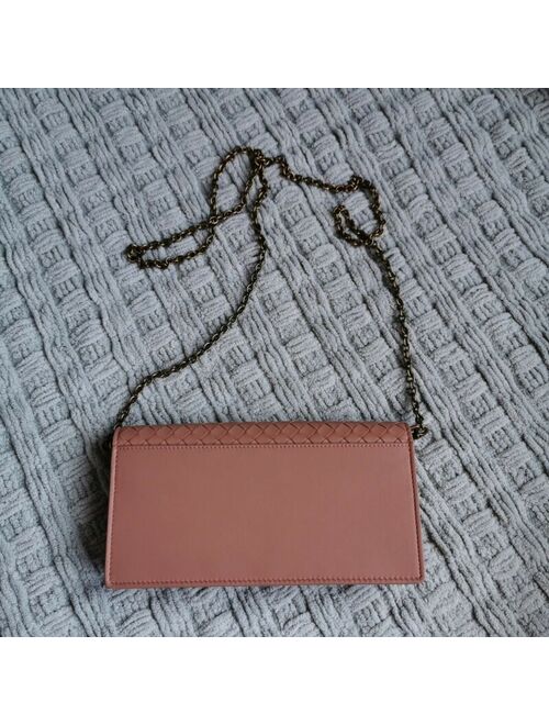 Authentic BOTTEGA VENETA Intrecciato crossbody bag /wallet on chain BLUSH NWT