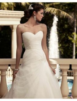 Wedding Dress Casablanca 2109 White size 6 Fit&Flare Silhouette sweetheart NWT
