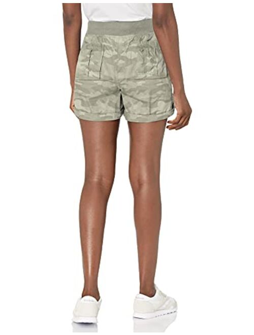 Calvin Klein Performance Women's Rolled Hem Rib Waistband Shorts 4 1/2” Inseam, Camo Silver Dust Combo, Medium