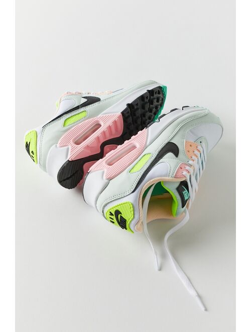 Nike Air Max 90 Women’s Sneaker