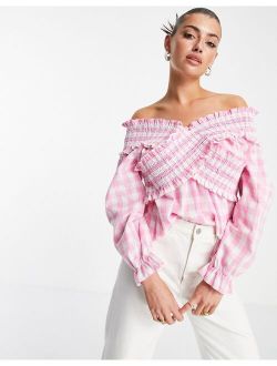 shirred shoulder long sleeve top in pink check