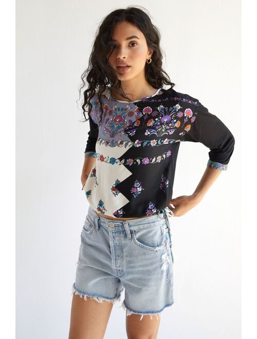 Tiny Floral Round Neck Contrast Top