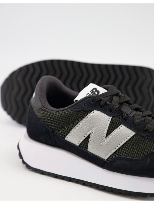 New Balance 237 sneakers in black