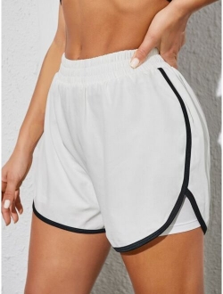 2 In 1 Letter Graphic Contrast Trim Sports Shorts