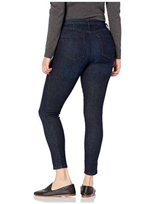 Amazon Essentials Women's Mid Rise Curvy Skinny Jean