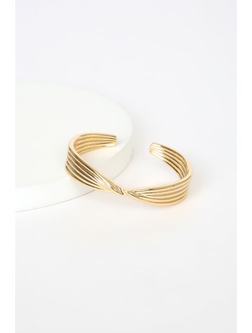 Lulus Design Twist 14KT Gold Knotted Cuff Bracelet
