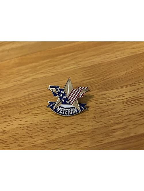 VetFriends.com US Veteran Hat/Lapel Pin - Stars and Stripes American Flag Graphics