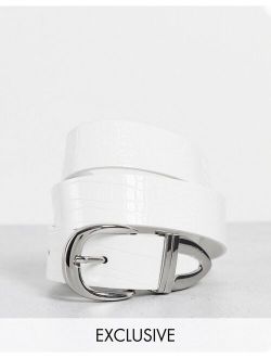 Exclusive belt in white croc with silver tipping
