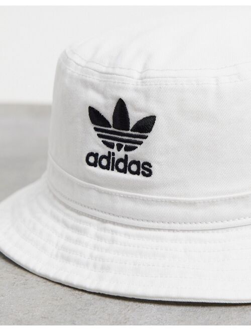 Adidas Originals unisex bucket hat in white