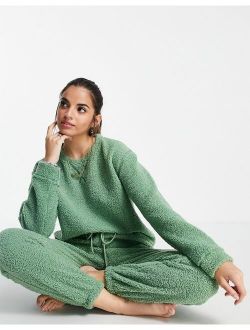 lounge borg sweatshirt & sweatpants set in green