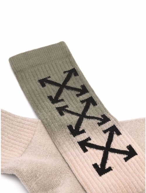 Arrows logo gradient-effect socks