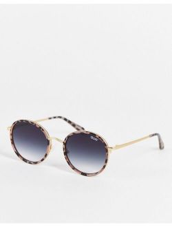 Quay Firefly Mini unisex round sunglasses in milky tortoiseshell with navy lens