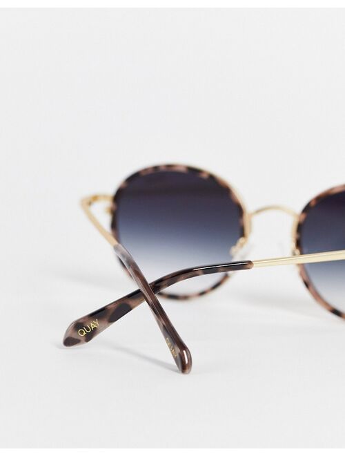 Quay Firefly Mini unisex round sunglasses in milky tortoiseshell with navy lens