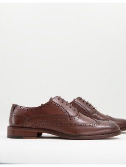 brogue shoes in brown leather oxford shoes