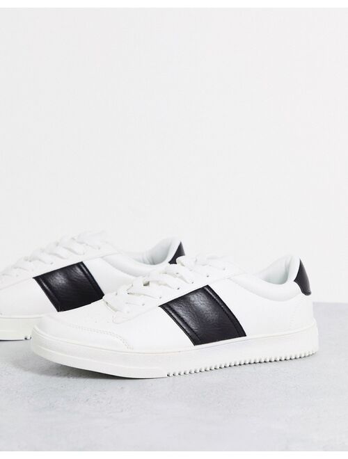 New Look sneakers with side stripe in white