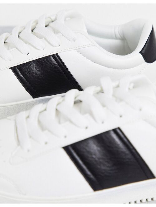 New Look sneakers with side stripe in white