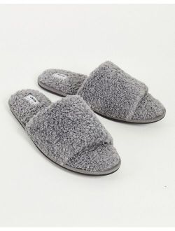 house slipper in gray shearling