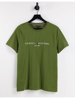 classic logo t-shirt in dark green