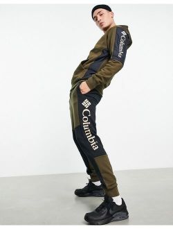 Minam River hoodie in khaki