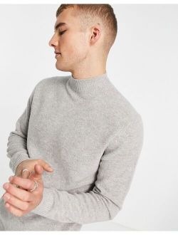 lambswool turtleneck sweater in light gray