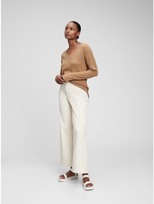 GAP Textured V-Neck Sweater