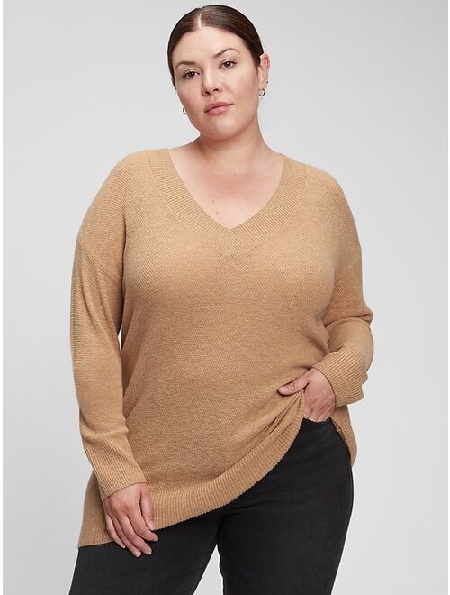 GAP Textured V-Neck Sweater