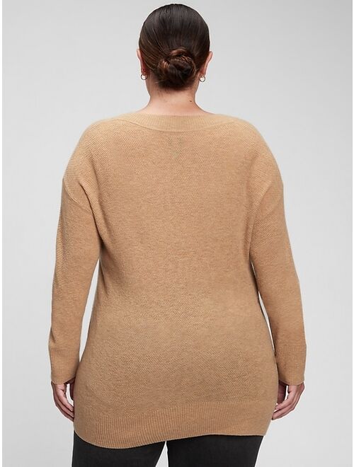 GAP Textured V-Neck Sweater