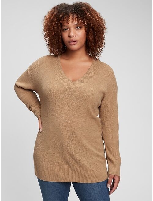 GAP Textured V-Neck Sweater