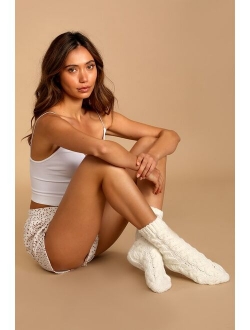 Cuddle Point Ivory Cable Knit Socks