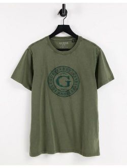 t-shirt with circle chest logo in olive green
