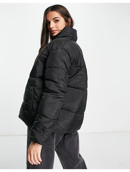 New Look boxy puffer jacket in black