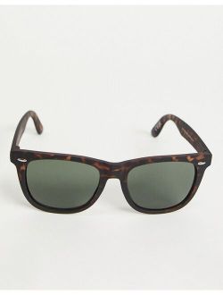 retro sunglasses in brown tort