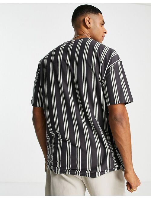 New Look vertical striped t-shirt with US embroidery in gray
