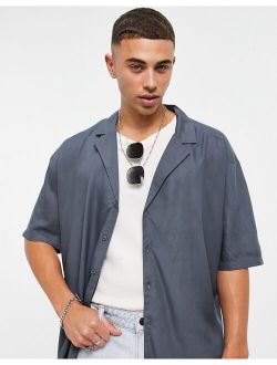 short sleeve shirt with deep revere collar in mid gray